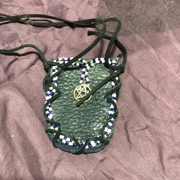 Handcrafted leather Black Beaded Pouch with pentagram - Picture 5 of 8